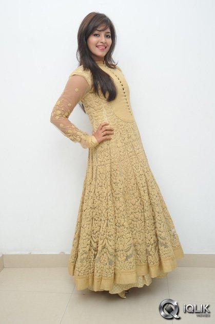 Anjali-at-Geethanjali-Movie-Success-Meet